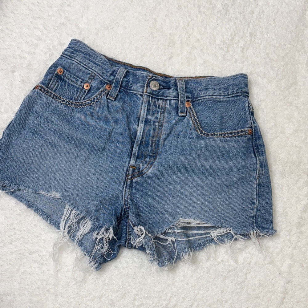 Levi 501 shorts with western stitch